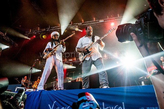 Chic from the Pit!